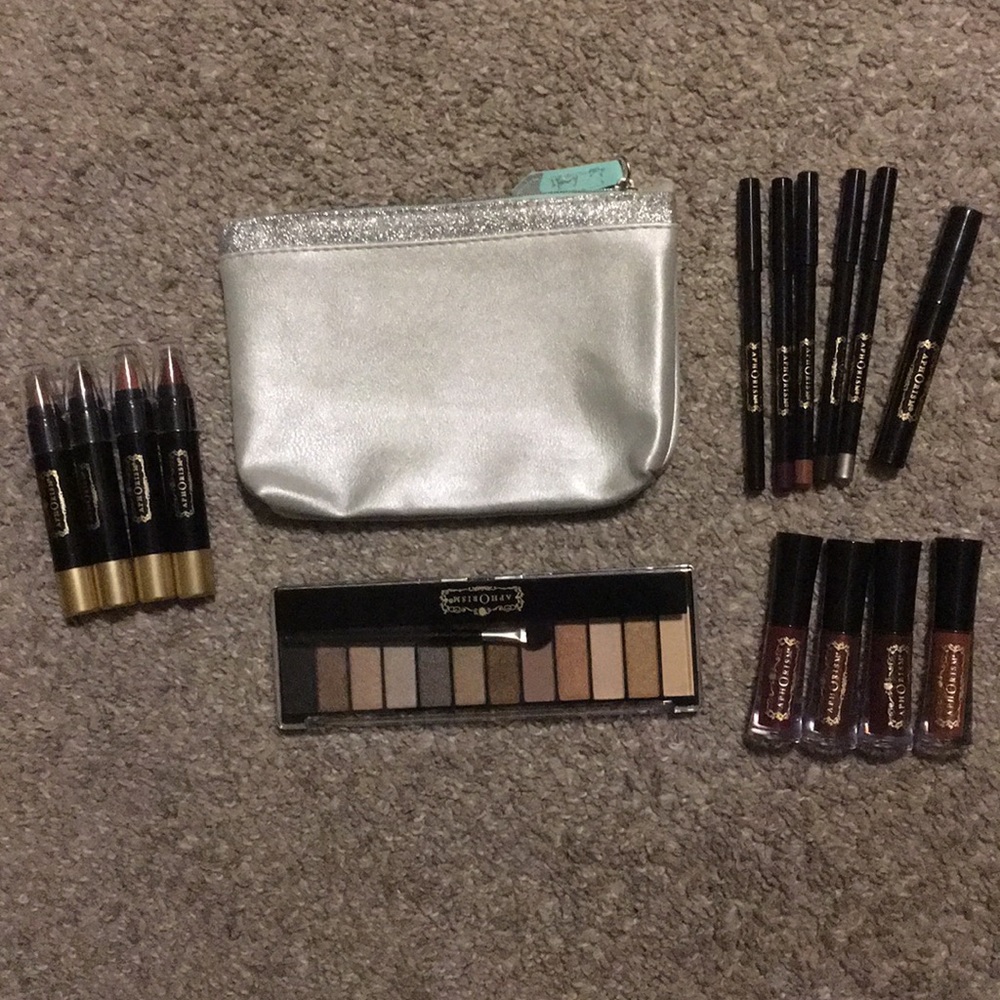 Aphorism Makeup Set and Ipsy Bag